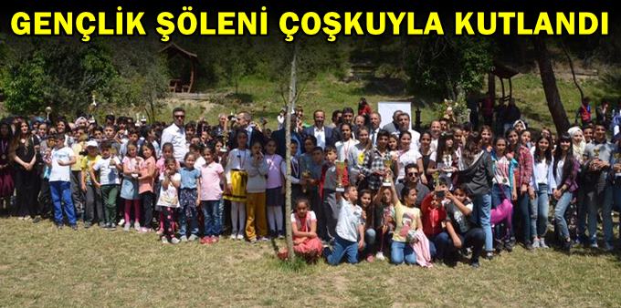 Geleneksel gençlik şöleni coşkuyla kutlandı