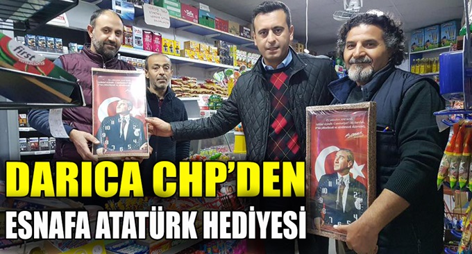 CHP'li Törk'ten esnafa Atatürk hediyesi