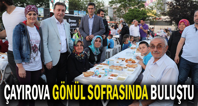 Çayırova'da ilk iftar İnönü Mahallesi'nde