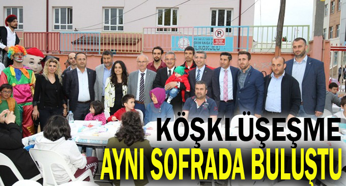 Köşklüçeşme aynı sofrada iftar açtı