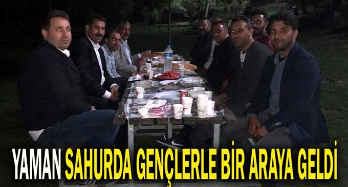 Yaman gençlerle sahurda buluştu
