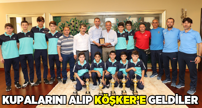 Kupalarını alıp Köşker’e Geldiler
