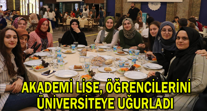 Akademi Lise, öğrencilerini üniversiteye uğurladı