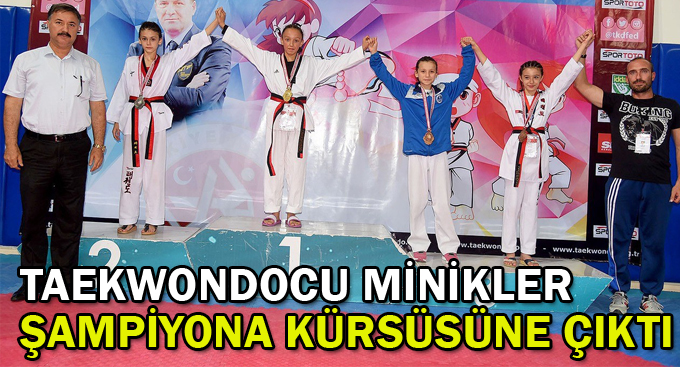 Taekwondocu Minikler Şampiyona kürsüsüne çıktı