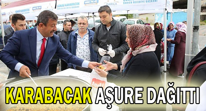 Karabacak aşure dağıttı