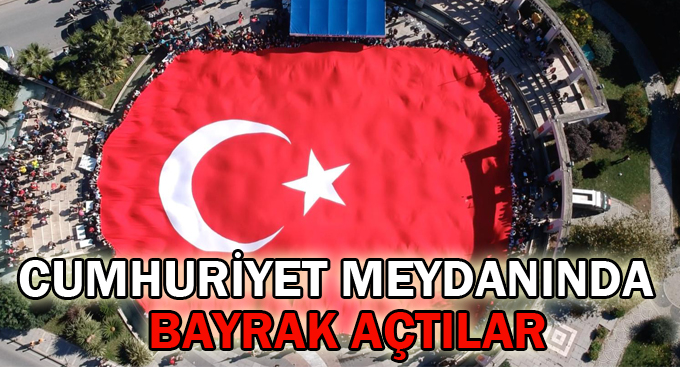 Cumhuriyet bayramında bayrak açtılar
