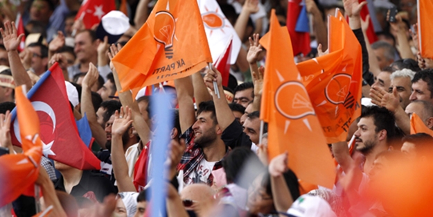 AK Parti 1 milyon kişiyle sahaya iniyor
