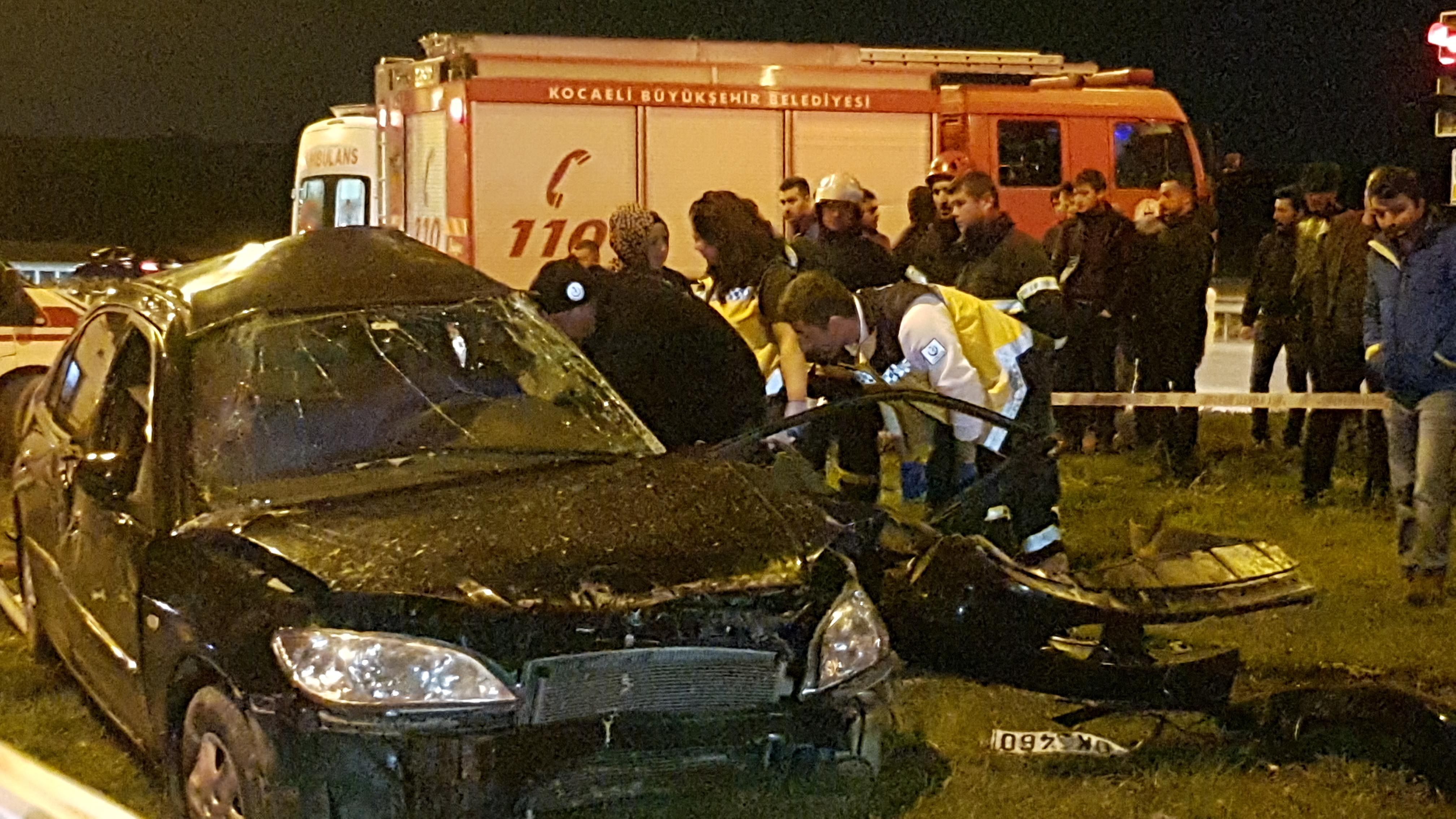 Kocaeli'de 2 otomobil çarpıştı! 1 ölü