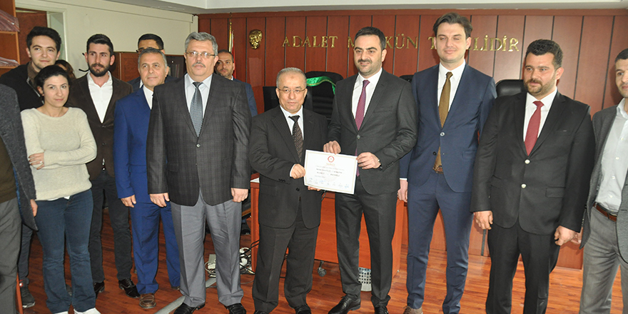 Yasin Özlü mazbatasını aldı