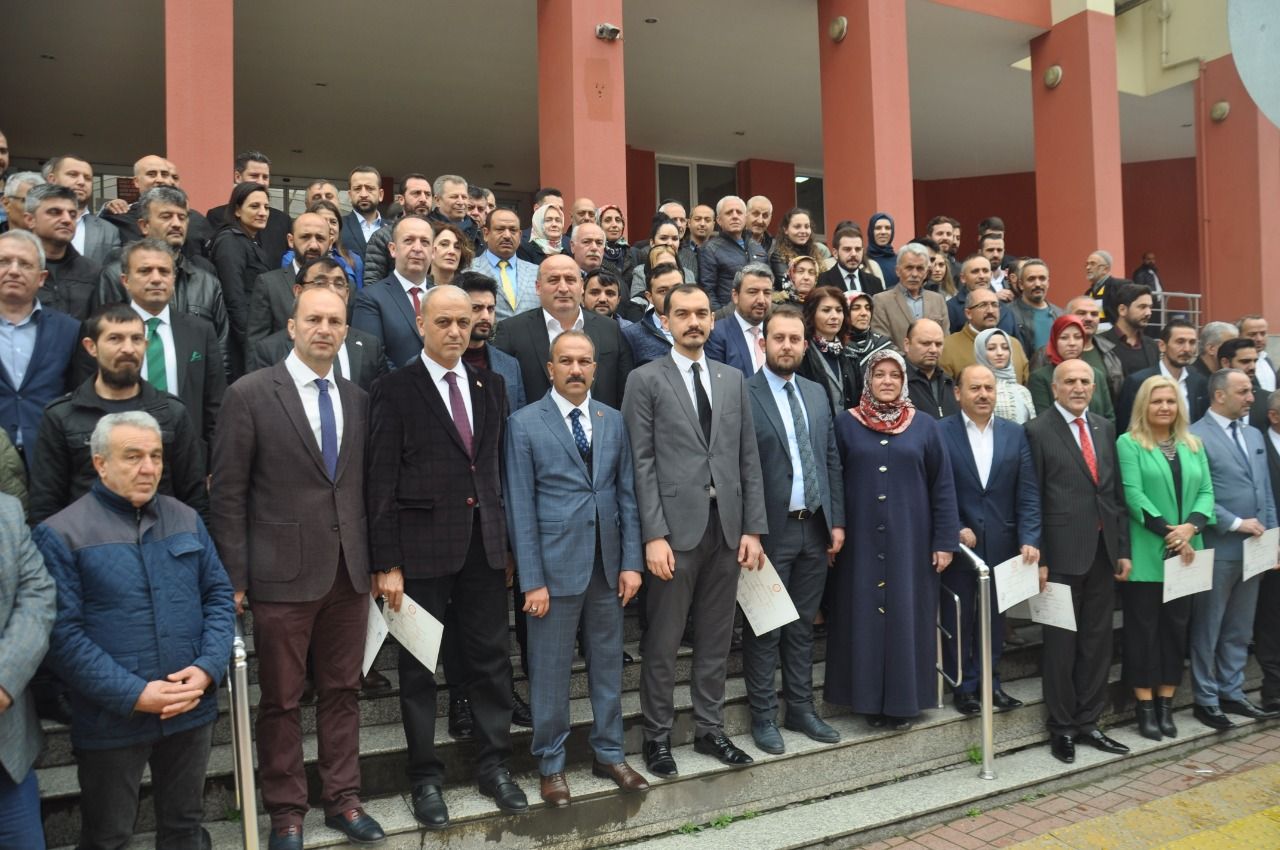 Cumhur İttifakı meclis üyeleri mazbatalarını aldı