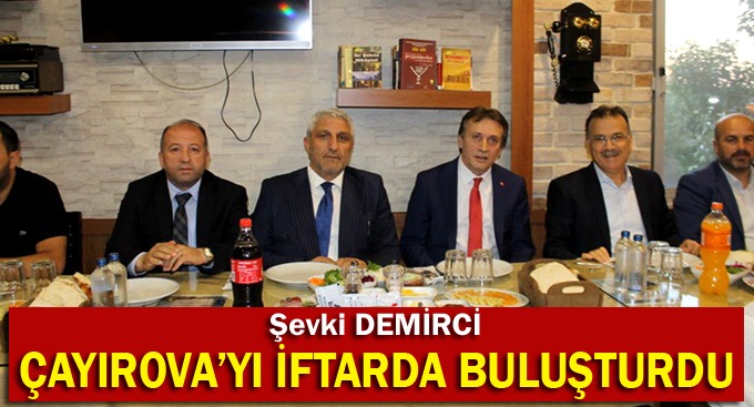 Demirci'den muhteşem iftar yemeği