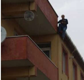 Binanın çatısına çıktı, intihar etmek istedi!