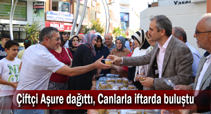 Çiftçi Aşure dağıttı, Canlarla iftarda buluştu