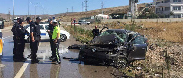 41 plakalı araç kaza yaptı… Anne ve kızı hayatını kaybetti!