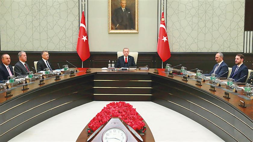 Kırmızı kitap değişti!