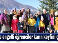 Görme engelli öğrenciler karın keyfini çıkardı