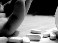 Eşini annesinin yanına gönderdi evinde intihar etti!