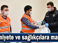 Çayırova'da emniyete ve sağlıkçılara maske