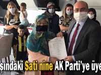 86 yaşındaki Sati nine AK Parti’ye üye oldu
