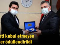 Rüşveti kabul etmeyen polisler ödüllendirildi