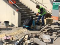 Görme engelli vatandaşlar için hissedilebilir zemin döşeniyor