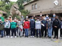 İzmit Belediyesinin özel etkinliğinde İzmitli çocuklar hayvanat bahçesini gezdi