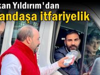 Dilovası’nda trafikte kalan vatandaşlara iftariyelik dağıtıldı