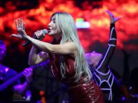 Hande Yener’den Muhteşem Konser