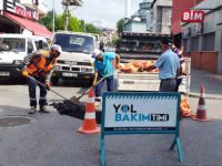 Büyükşehir’in Yol Bakım Timi bozuk yol ve kaldırım bırakmıyor