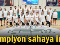 Şampiyon sahaya indi