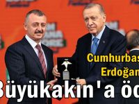 Büyükakın ödülü Cumhurbaşkanı Erdoğan'ın elinden aldı