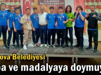 Çayırova Belediyesi kupa ve madalyaya doymuyor