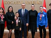 Dereceye Giren Sporculardan Vali Yavuz’a Ziyaret