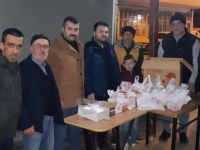 AK Parti İzmit’te 52 mahalle, 104 Cami’de kandil simiti dağıttı