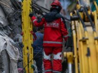 Deprem felaketinde ikinci gün: Can kaybı 3 bin 381’e yükseldi