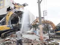 Körfez’de riskli kamu binaları yıkılıyor