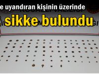 Şüphe uyandıran kişinin üzerinde 82 sikke bulundu