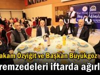 Kaymakam Özyiğit ve Başkan Büyükgöz  Depremzedeleri İftarda Ağırladı