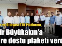 Ekosder ve Dilovası STK Platformu, Tahir Büyükakın’a Çevre Dostu Plaketi Verdi