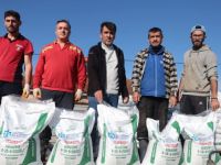 Büyükşehir’den çiftçilere tohum ve gübre desteği