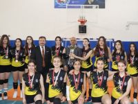 Körfez’de ortaokullar arası voleybolşampiyonu Petkimoldu