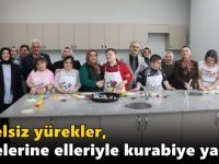 Engelsiz yürekler, annelerine elleriyle kurabiye yaptı