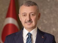 Başkan Büyükakın okula yeni başlayan miniklere başarılar diledi