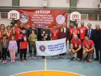 Öğretmenlerde kupa Fen Lisesi’nin oldu