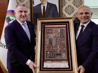 Başkan Söğüt’ten Bakan Bak’a Hereke Halısı