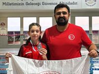 Körfezli genç yüzücü Dersu Trabzon’dan madalyayla döndü