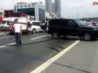 İstanbul'da yol kapatan inanılmaz kaza!