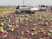 Karpuz kamyoneti devrildi: 1 ölü, 4 yaralı