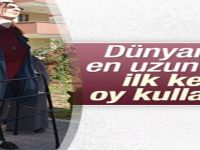 Dünyanın en uzun kızı ilk kez oy kullandı