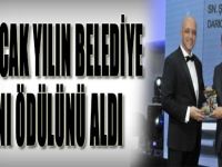 KARABACAK YILIN BELEDİYE BAŞKANI ÖDÜLÜNÜ ALDI